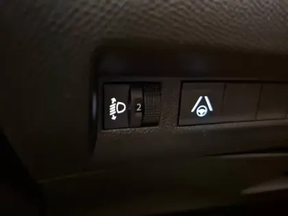 Photo 23 Peugeot 2008  Hybrid 145 e-DCS6