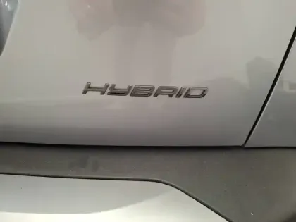 Photo 30 Peugeot 2008  Hybrid 145 e-DCS6