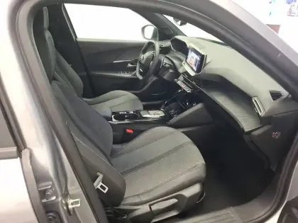 Photo 34 Peugeot 2008  Hybrid 145 e-DCS6