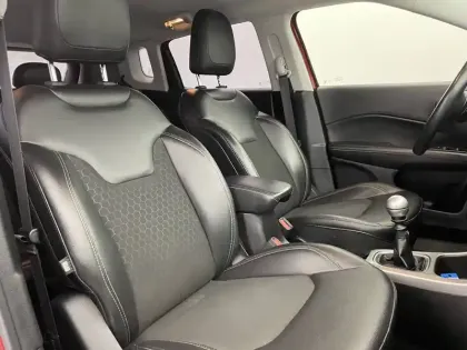 Photo 26 Jeep Compass  1.6 I MultiJet II 120 ch BVM6