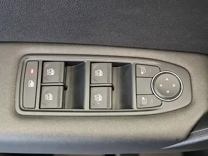 Photo 29 Renault Captur  E-Tech full hybrid 145