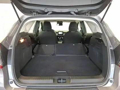 Photo 16 Renault Captur  E-Tech full hybrid 145