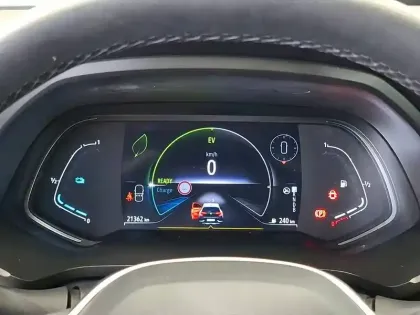 Photo 20 Renault Captur  E-Tech full hybrid 145