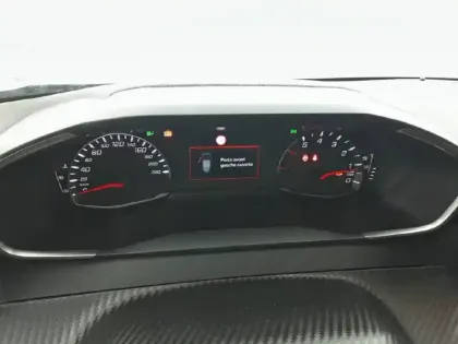 Photo 11 Peugeot 2008  PureTech 100 S&S BVM6