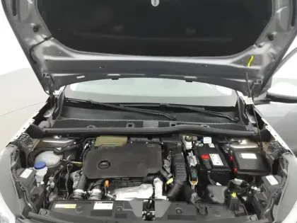 Photo 12 Peugeot 2008  PureTech 100 S&S BVM6