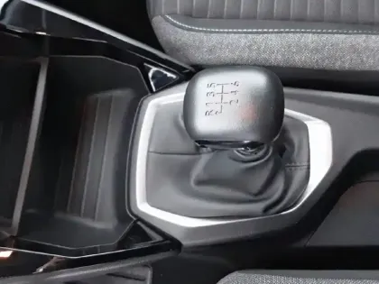 Photo 15 Peugeot 2008  PureTech 100 S&S BVM6