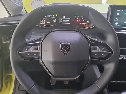 Photo 10 Peugeot 208  PureTech 100 S&S BVM6