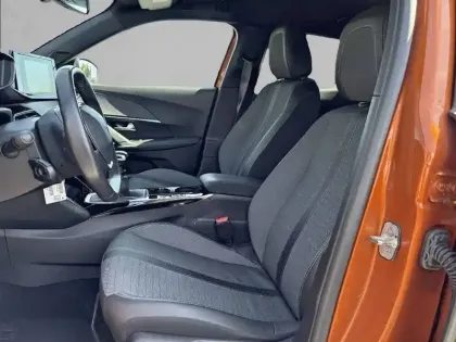 Photo 10 Peugeot 2008  PureTech 100 S&S BVM6