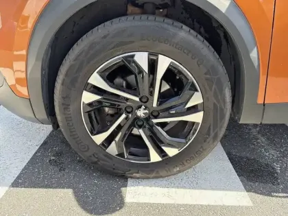 Photo 12 Peugeot 2008  PureTech 100 S&S BVM6