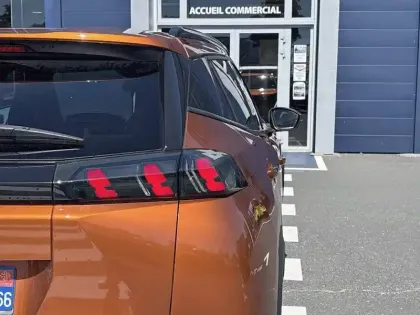 Photo 16 Peugeot 2008  PureTech 100 S&S BVM6