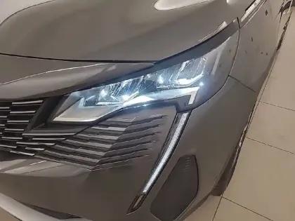 Photo 15 Peugeot 3008  Hybrid 225 e-EAT8