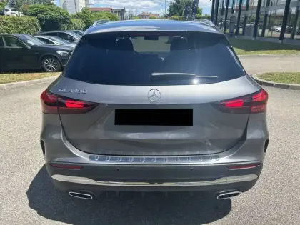 Photo 20 Mercedes GLA  180 7G-DCT