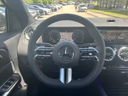 Photo 5 Mercedes GLA  180 7G-DCT