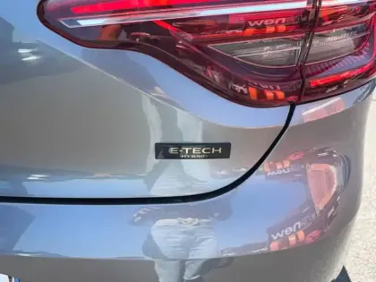 Photo 19 Renault Clio  E-Tech full hybrid 145