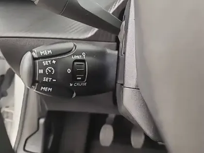 Photo 43 Peugeot 208  PureTech 75 S&S BVM5