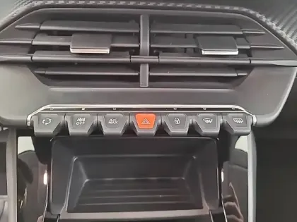 Photo 42 Peugeot 208  PureTech 75 S&S BVM5