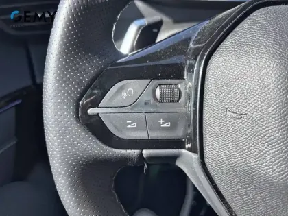 Photo 17 Peugeot 208  Hybrid 145 ch e-DCS6