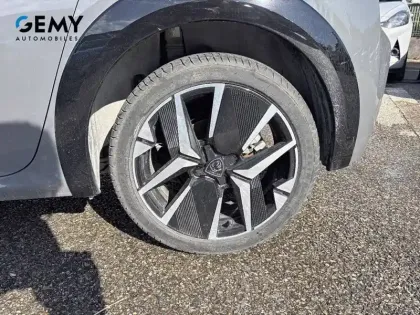 Photo 10 Peugeot 208  Hybrid 145 ch e-DCS6
