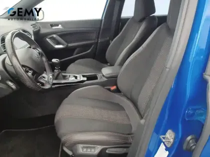 Photo 8 Peugeot 308  SW PureTech 130ch S&S BVM6