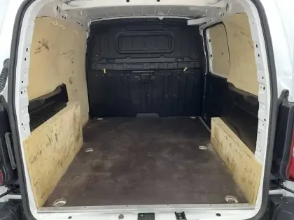 Photo 28 Peugeot Partner  FOURGON STANDARD 650 KG BLUEHDI 100 S&S BVM6