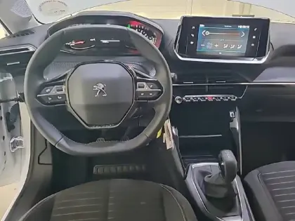 Photo 10 Peugeot 208  PureTech 75 S&S BVM5