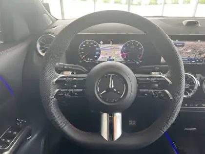 Photo 5 Mercedes GLA  180 7G-DCT