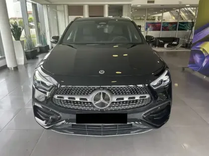 Photo 18 Mercedes GLA  180 7G-DCT