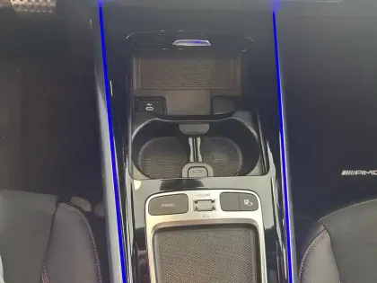 Photo 9 Mercedes GLA  180 7G-DCT