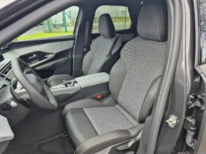 Photo 30 Peugeot 3008  Hybrid 145 e-DCS6