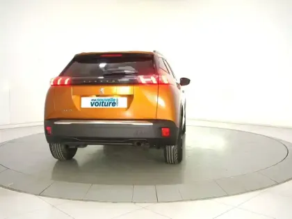 Photo 27 Peugeot 2008  PureTech 100 S&S BVM6