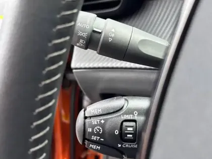 Photo 19 Peugeot 2008  PureTech 100 S&S BVM6