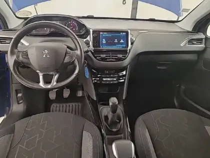 Photo 35 Peugeot 2008  BlueHDi 100ch S&S BVM5