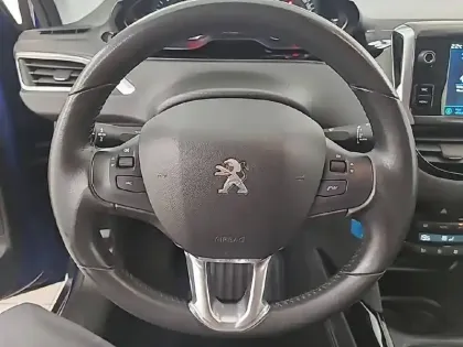 Photo 8 Peugeot 2008  BlueHDi 100ch S&S BVM5