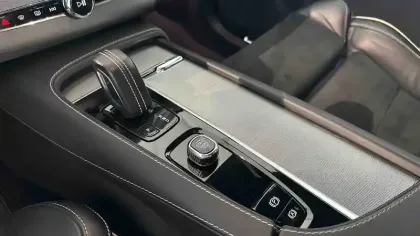Photo 15 Volvo XC90  Recharge T8 AWD 303+87 ch Geartronic 8 7pl