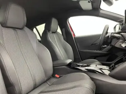 Photo 29 Peugeot 208  Hybrid 110 e-DCS6