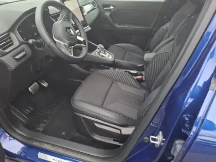 Photo 12 Renault Captur  E-Tech full hybrid 145 ch