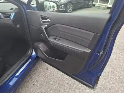 Photo 17 Renault Captur  E-Tech full hybrid 145 ch
