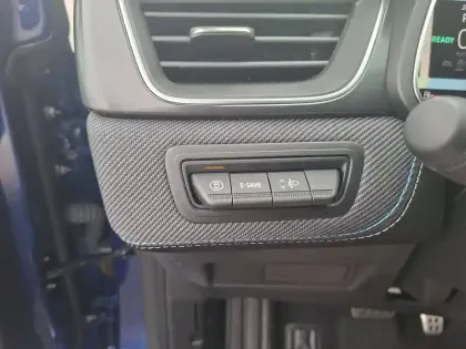 Photo 25 Renault Captur  E-Tech full hybrid 145 ch