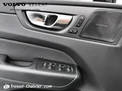 Photo 19 Volvo XC60  T6 AWD Hybride rechargeable 253 ch+145 ch Geartronic 8 Plus Style Dark