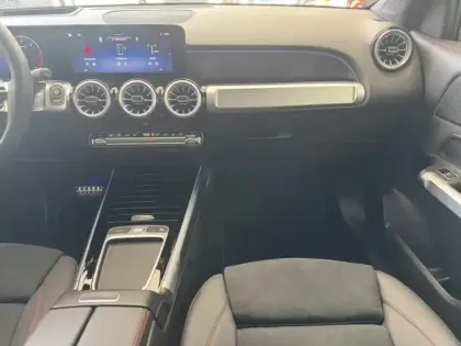 Photo 9 Mercedes GLB 200 d AMG Line