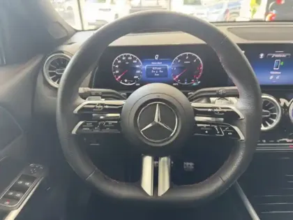 Photo 13 Mercedes GLB 200 d AMG Line
