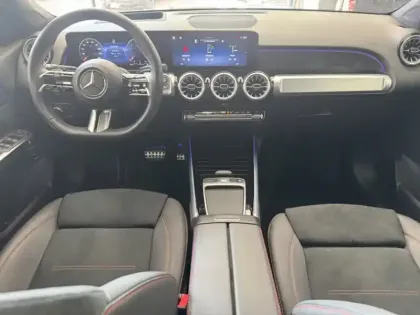Photo 8 Mercedes GLB 200 d AMG Line