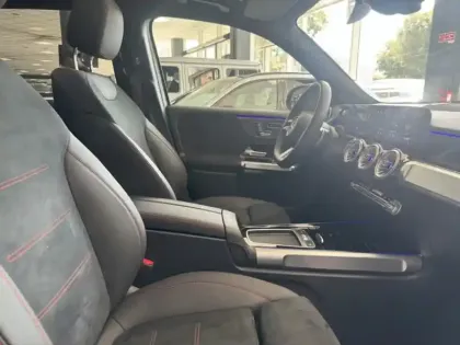 Photo 10 Mercedes GLB 200 d AMG Line
