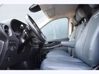 Photo 10 Mercedes Vito 114 CDI 4x4 Fourgon Compact