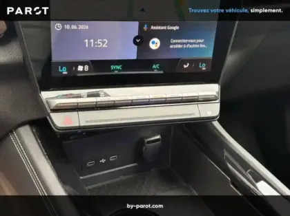 Photo 34 Renault Austral E-Tech hybrid 200 Techno