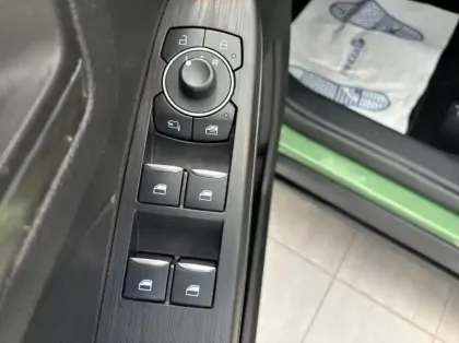 Photo 5 Ford Kuga 2.5 Duratec 180ch Hybrid FlexiFuel Titanium Business Powershift