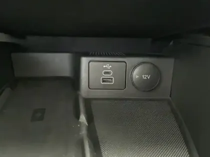 Photo 21 Ford Kuga 2.5 Duratec 180ch Hybrid FlexiFuel Titanium Business Powershift