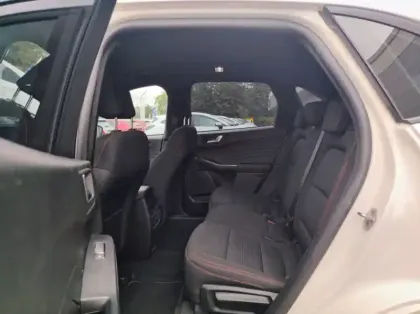 Photo 8 Ford Kuga 2.5 Duratec 190ch FHEV E85 ST-Line BVA