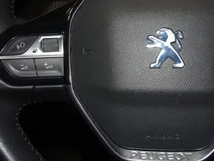 Photo 13 Peugeot 208  1.2 PureTech 100ch S&S Style