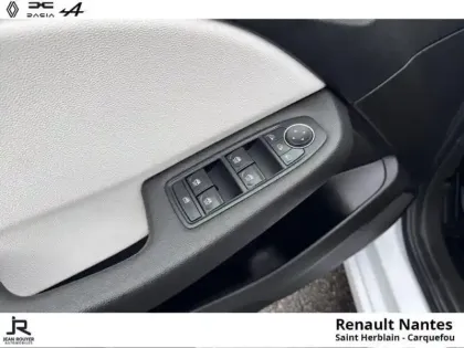 Photo 9 Renault Clio  1.6 E-Tech hybride 145ch Techno